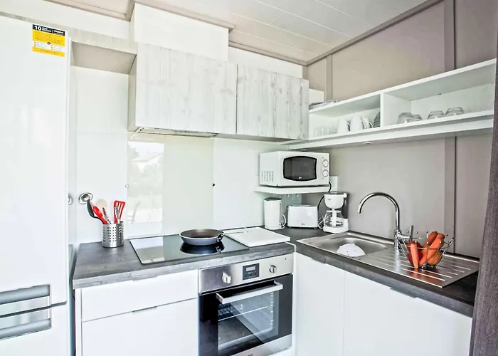 Natura 5p By Interhome 펜션